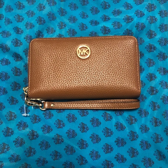 Michael Kors Handbags - 💥SOLD💥 Michael Kors Fulton Wallet